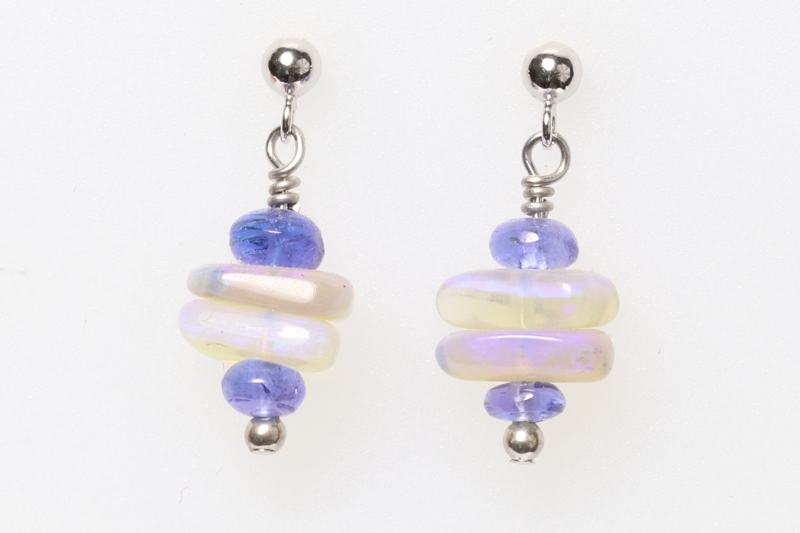 Tanzanite/14KW Earrings